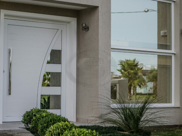 Esquadrias Saraiva - PORTA-PIVOTANTE (1)